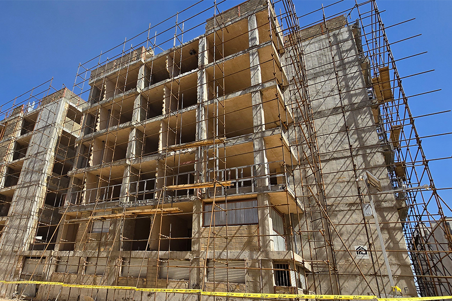 تکمیل-داربست-نمای-ضلع-غربی-/-بلوک-13